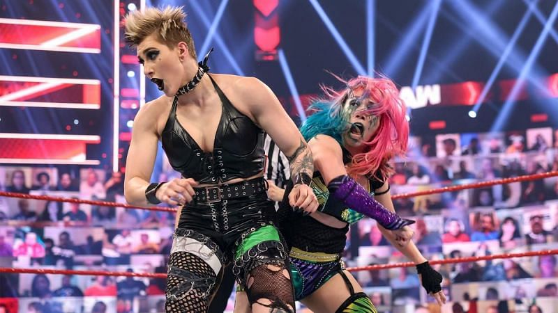 Rhea Ripley shouldn't drop her title this Sunda